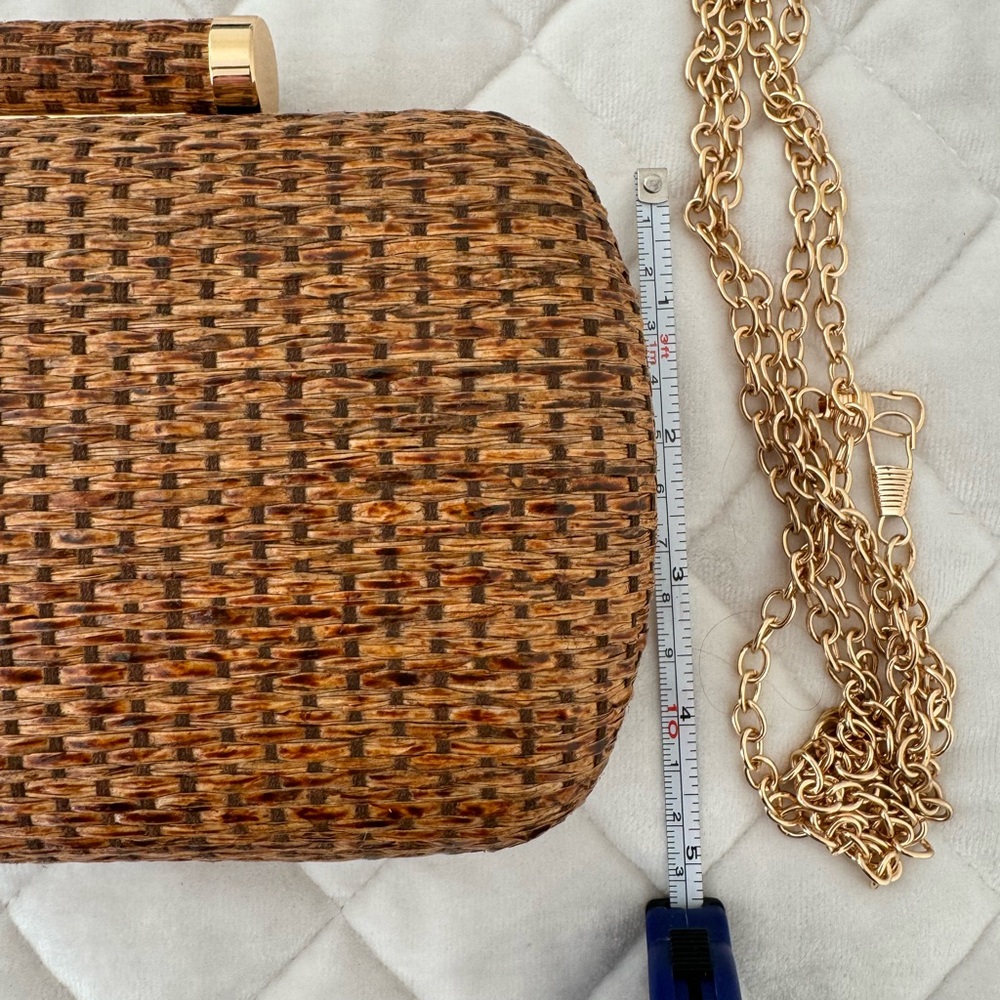 Straw woven hard body clutch bag - Picture 5 of 7
